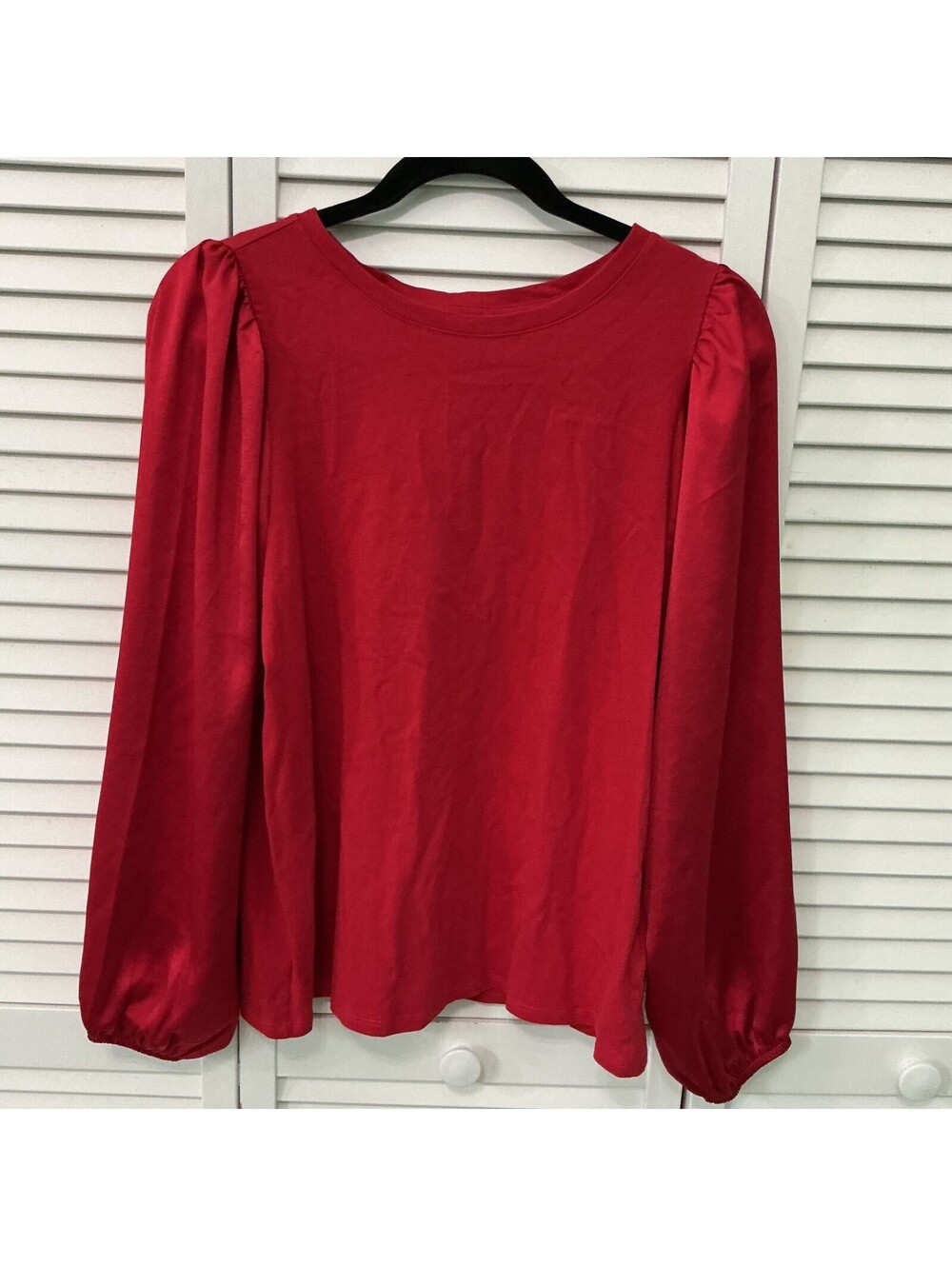 Express Womens Red Silky Puffed Long Sleeved Blouse Pull Over Medium B4-115